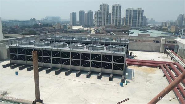 風筒的漂流水對開式冷卻塔的影響