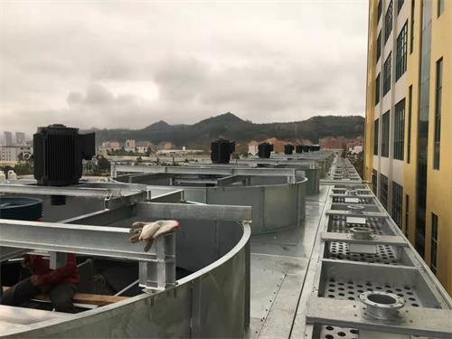 高溫冷卻塔的使用具有很好的環(huán)保價值,高溫冷卻塔技術(shù)參數(shù)